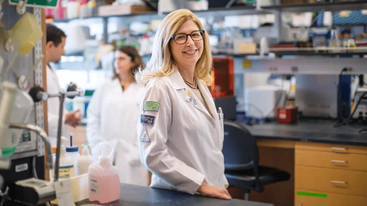 Teresa Woodruff in a lab