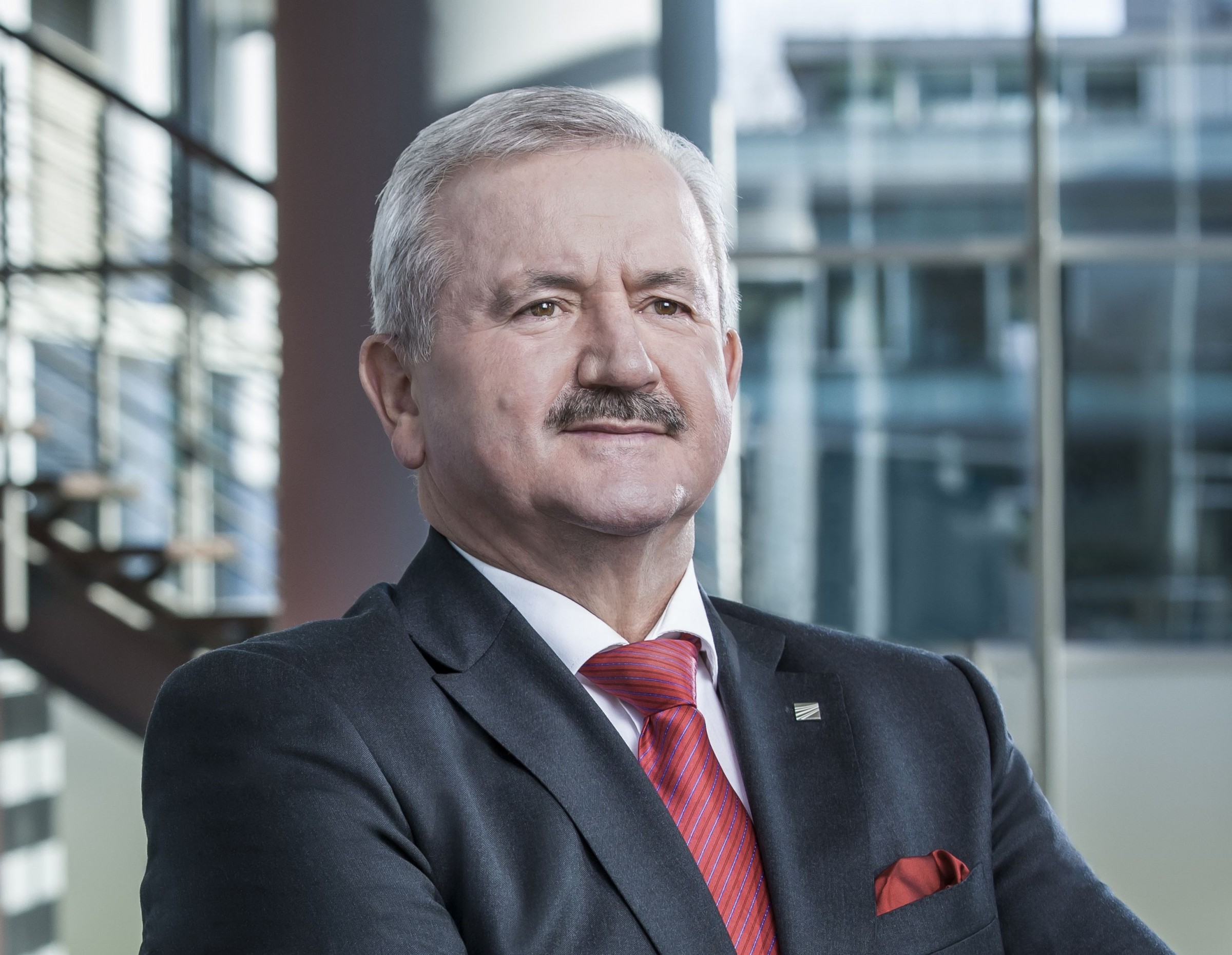Reimund Neugebauer, president of German research organization Fraunhofer-Gelleschaft, will receive an honorary Doctor of Engineering degree.