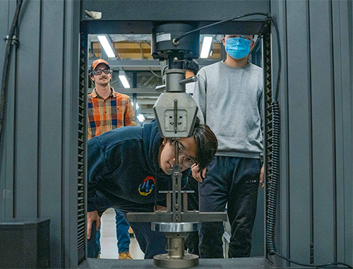The ChEMS space in the STEM Building fuses segmented disciplines with current industry trends.