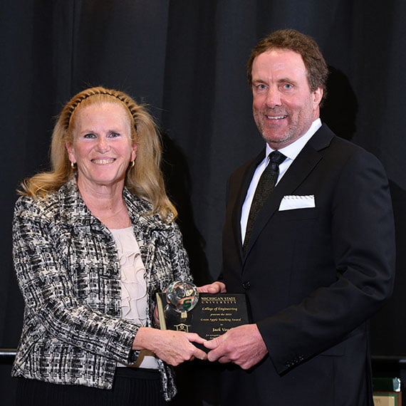 Jack Vogel accepting the Green Apple Teaching Award