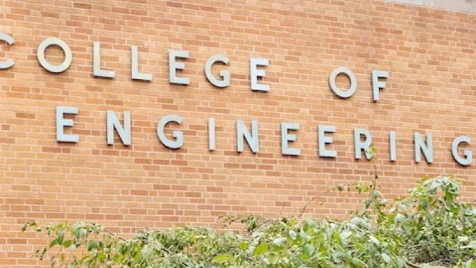 Engineering recognizes 17 students for exceptional service