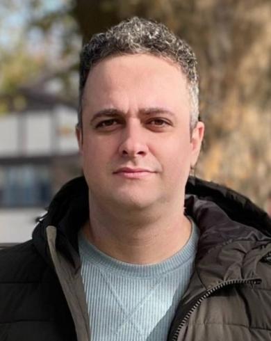 Professional Headshot of Iliya Miralavy