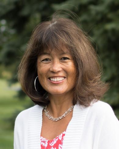 Professional Headshot of Betty Cheng