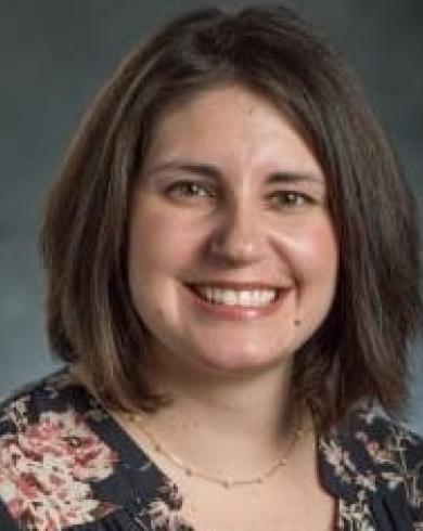 Professional Headshot of Kari Ceo-Grulke