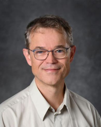 Professional Headshot of Daniel Morris