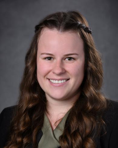 Professional Headshot of Alyssa Ryan
