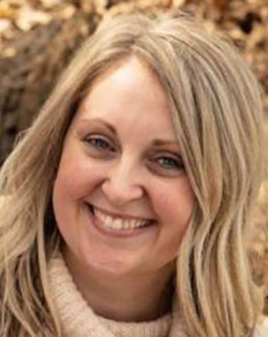 Professional Headshot of Courtney Biddinger