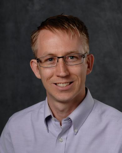 Professional Headshot of Geoffrey Recktenwald