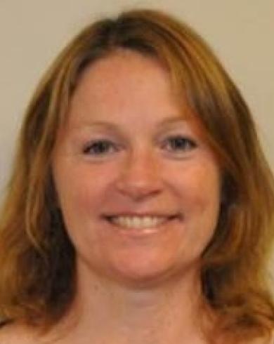 Professional Headshot of Donna Fernandez