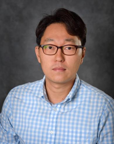 Professional Headshot of Taeho Kim