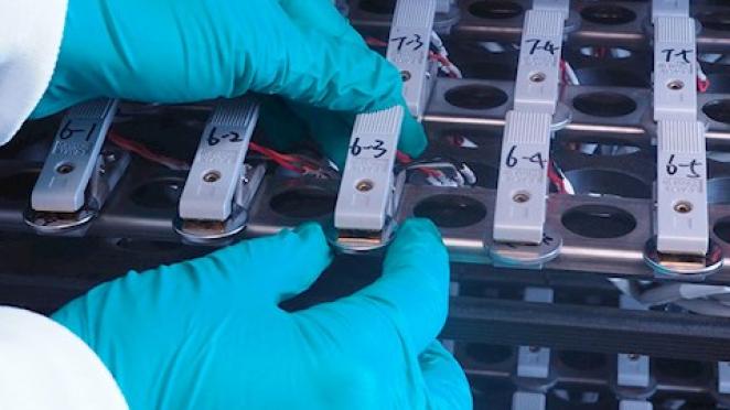Chengcheng Fang working to boost battery performance